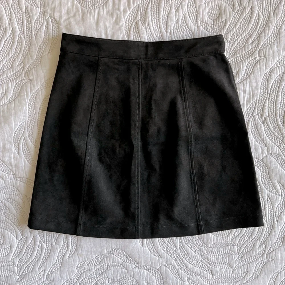 ARITZIA - Wilfred Free - Faux Suede Zip-Up Mini Skirt- Black